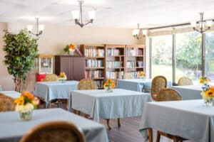 Dining room at Cedar Creek Post Acute